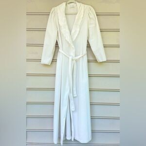 Vintage 80s Val Mode Lingerie Long Sleeve Embroidered Robe White Sleepwear M
